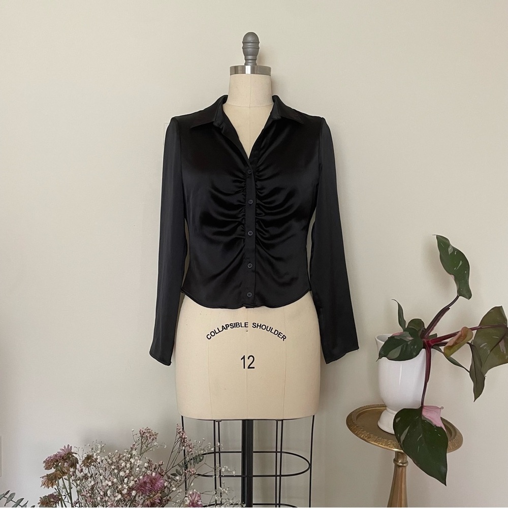 Pleione black ruched button up collard blouse